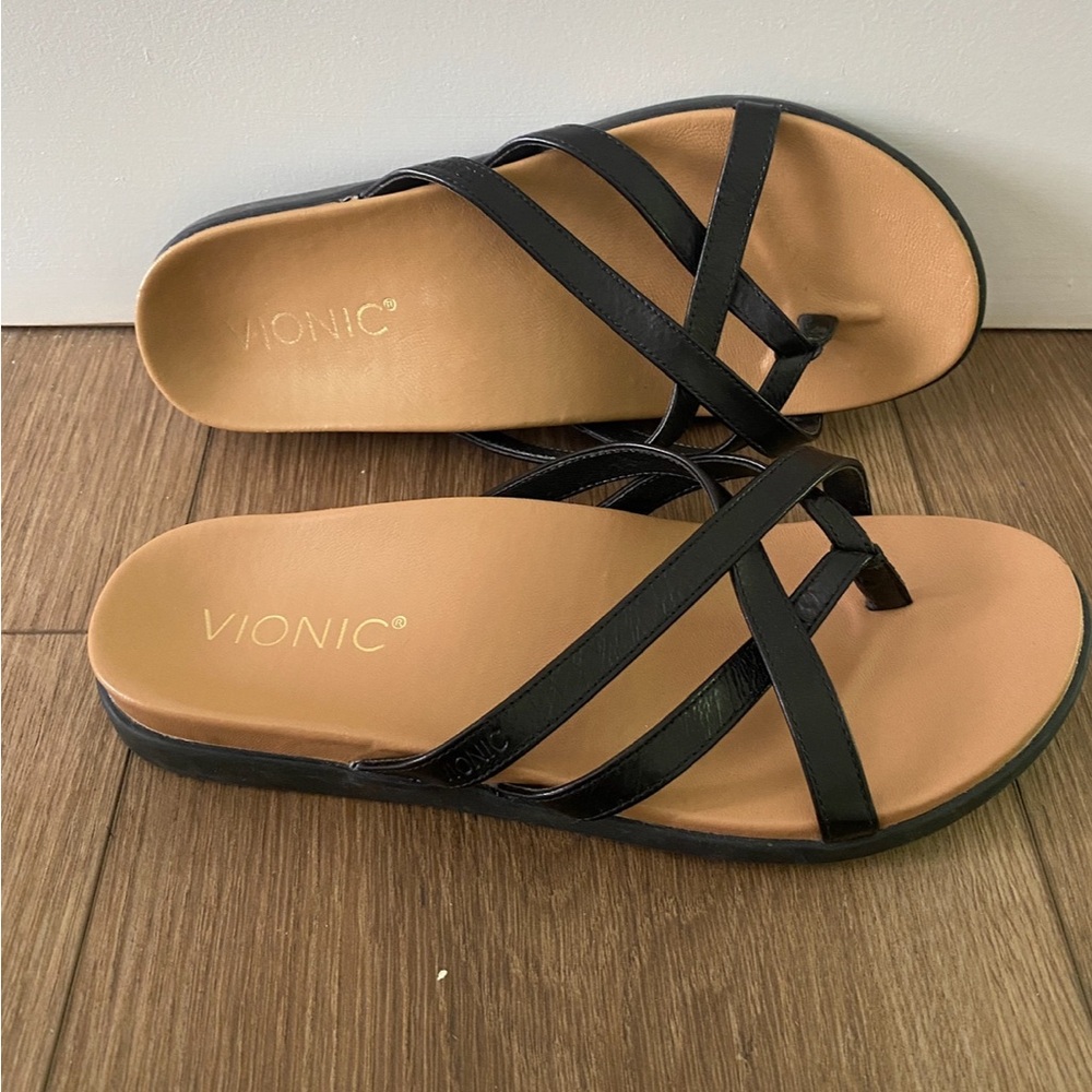 Vionic Women's Palm Daisy Arch Support Thong Sandal Black